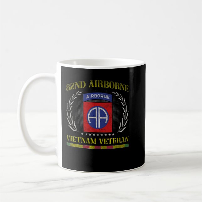 82. Im Flugzeug Division Vietnam Veteran Veteran V Kaffeetasse (Links)