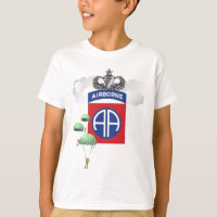 82. Im Flugzeug, Fallschirmjäger, ältere