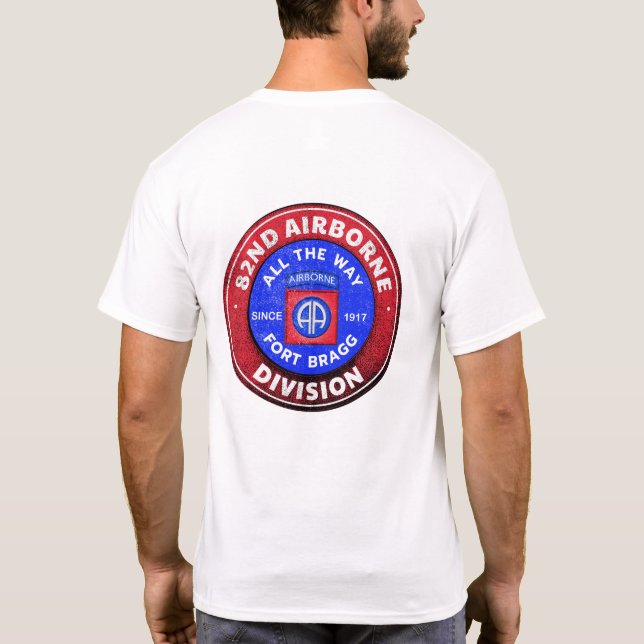 82. Im Flugzeug, klassisches Design T-Shirt (Rückseite)