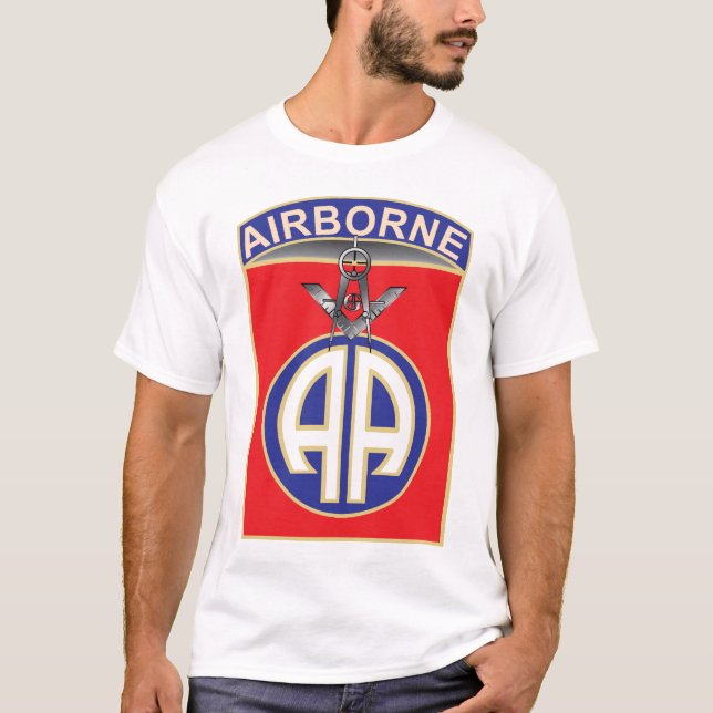 82. Im Flugzeug Maurer T-Shirt (Vorderseite)