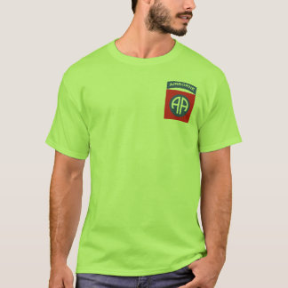 82. Im Flugzeug Motto T-Shirt