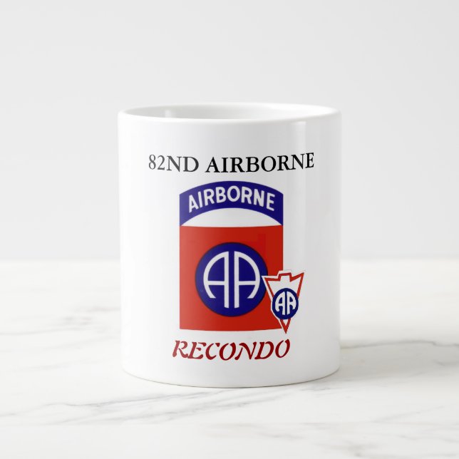 82. IM FLUGZEUG RECONDO TUNNEL-BOHRWAGENTasse Jumbo-Tasse (Vorderseite)