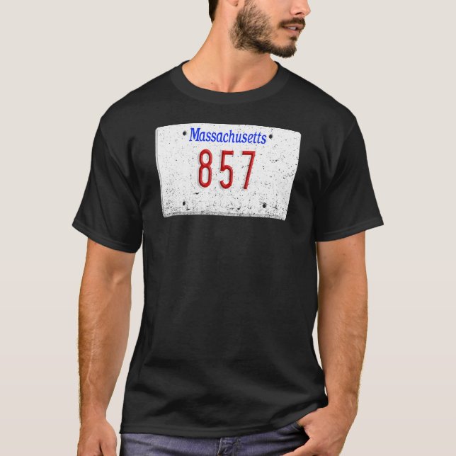 857 Area Code Boston Cambridge Massachusetts Licen T-Shirt (Vorderseite)