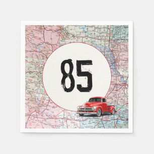 85. Geburtstag Red Retro Truck auf Roadmap Serviette