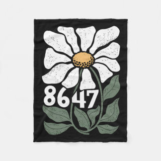 8647 Resist Subtle Daisy Floral Foxtrot Delta Tang Fleecedecke