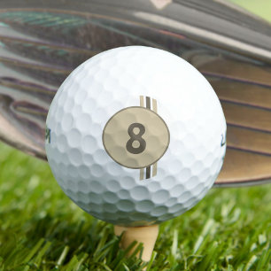 8 in beige auf Sand mit Streifen Golfball