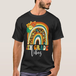 8. Klasse Eighth Grade Vibes Retro Regenbogen Lehr T-Shirt