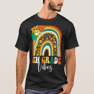 8. Klasse Eighth Grade Vibes Retro Regenbogen Lehr T-Shirt