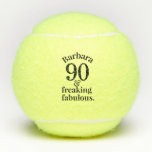 90. Geburtstag Funny Fabulous Personalisiert Tennisbälle<br><div class="desc">Personalisiertes 90-köpfiges lustiges Zitat über einen lustigen, maßgeschneiderten Tennisball, der für jedes Alter funktioniert, für den besten Freund oder Familienmitglied, der im Tennis fabelhaft ist, oder einfach nur im Leben im Allgemeinen wunderbar ist - ist eine großartige inspirierende Begrüßung für Ihren Spielpartner. Passen Sie sich mit Ihrem eigenen Namen und...</div>