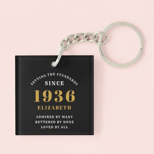 90th Birthday 1936 Black Gold For Her Personalized Schlüsselanhänger (Born 1936 birthday keychain. Pastel background.)