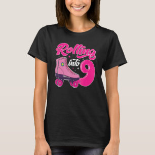 9 Jahre alte Rollschuhe rollen in 9 Retro 9. T-Shirt