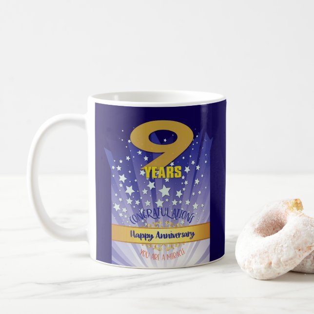 9-jähriges CUSTOM Erholung Jubiläum Fett Zahlen Kaffeetasse (Mit Donut)