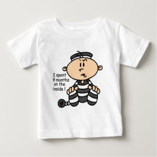 9 Monate auf dem inneren Baby-Gefangenen Baby T-shirt