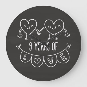 9th Anniversary Gift Chalk Hearts Große Wanduhr