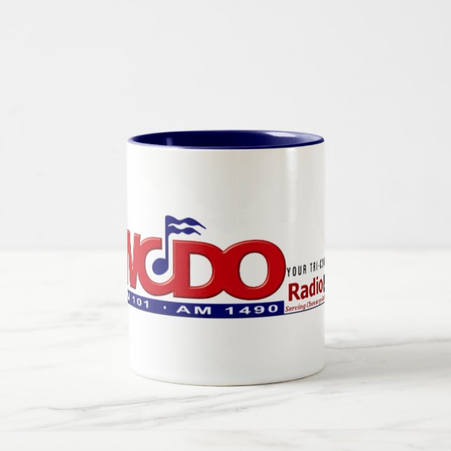 A20 - WCDORadio.com-Kaffee-Tasse Zweifarbige Tasse (Mittel)