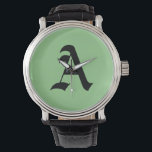 "A" ARMBANDUHR<br><div class="desc">"A" Initial mit grünem Hintergrund</div>