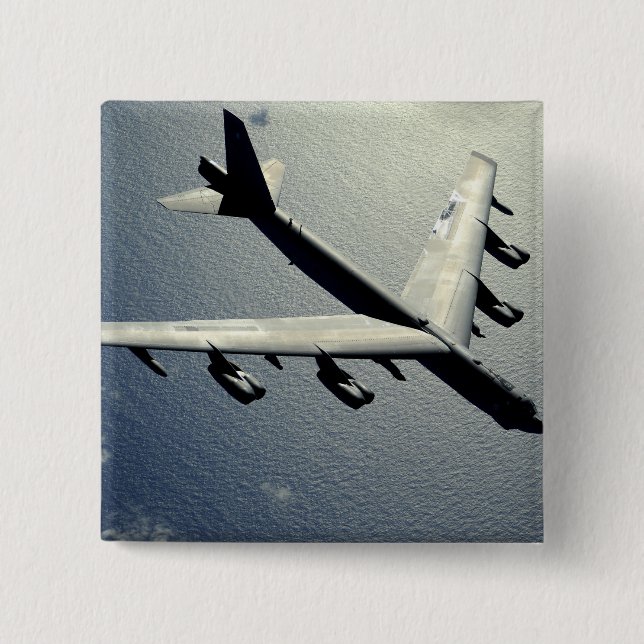 A B-52 Stratofestung im Flug Button (Vorderseite)