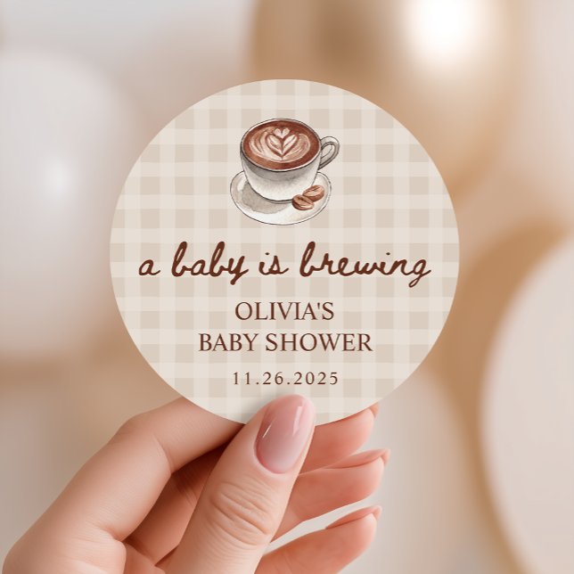 A Baby is Brewing Gingham Coffee Baby Shower Favor Runder Aufkleber (Von Creator hochgeladen)