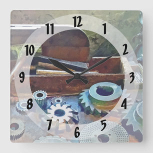A Cut Above the Rest Quadratische Wanduhr