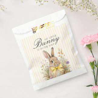 A cute little Floral Bunny Yellow Bow Baby Shower Geschenktütchen