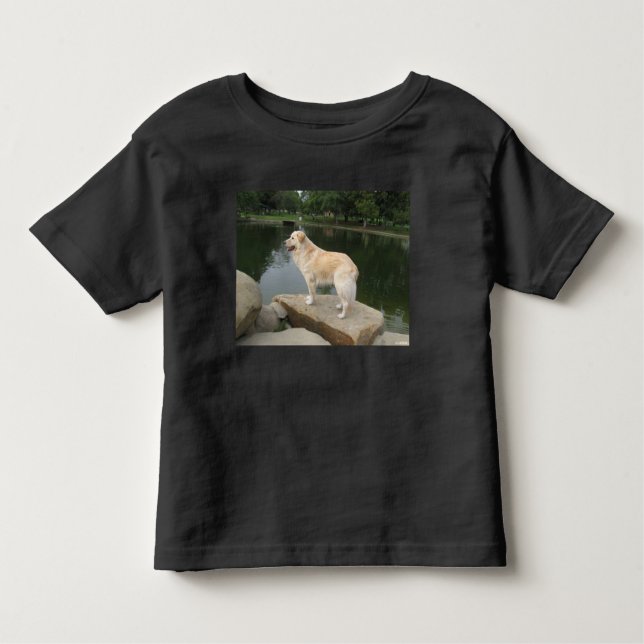 A Dog At A Pond Kleinkind T-shirt (Vorderseite)