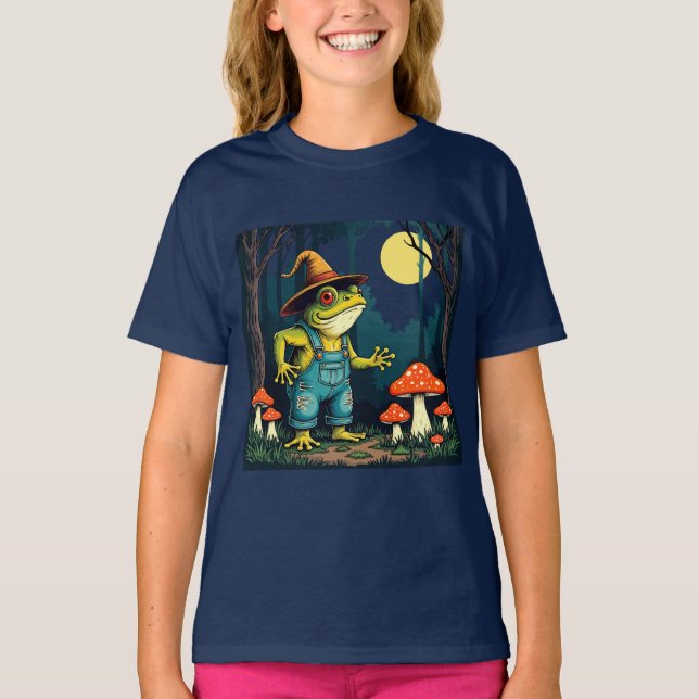 A Familiar Toad Witch Foraging At Night T-Shirt (Vorderseite)