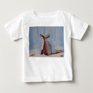 A fox in the snowy forest baby t-shirt