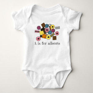 A ist für Allsorts Licorice All Sorts Candy Süßigk Baby Strampler