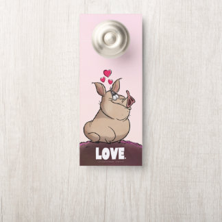A. J. HOGG "LOVE" AFFICHETTE DE PORTE