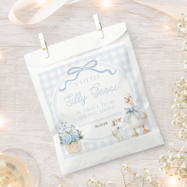 A Little Silly Goose Blue Floral Bow Baby Shower Geschenktütchen (Ausgeschnitten)