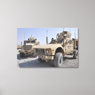 A M-ATV Mine Resistant Ambusgeschütztes Fahrzeug 2 Leinwanddruck