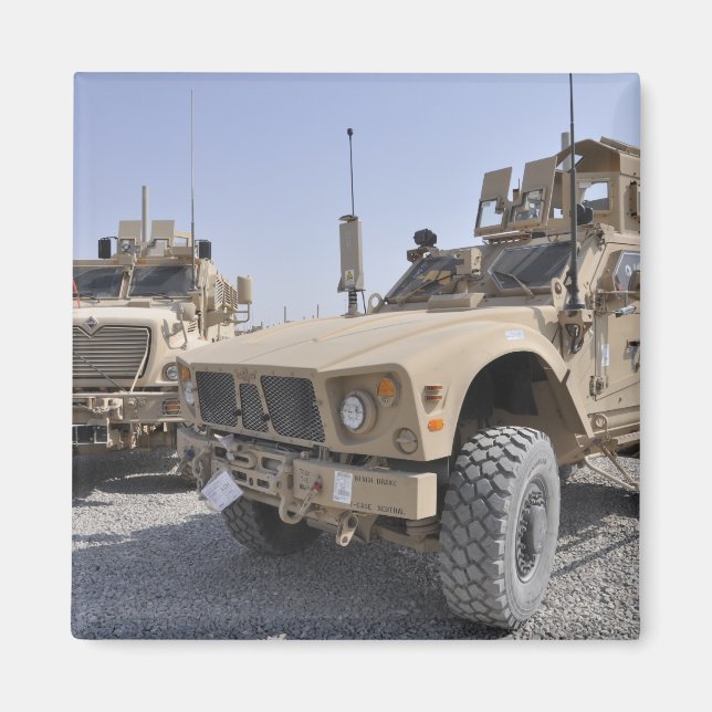 A M-ATV Mine Resistant Ambusgeschütztes Fahrzeug 2 Magnet (Vorne)