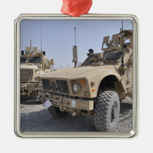 A M-ATV Mine Resistant Ambusgeschütztes Fahrzeug 2 Silbernes Ornament