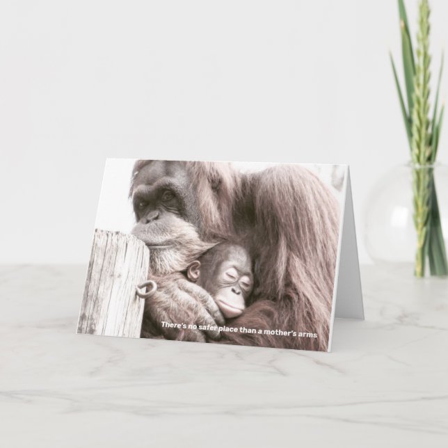 A mother’s arms Mother’s Day card Karte (Vorderseite)