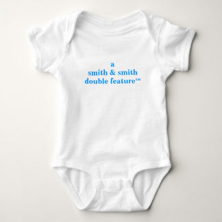 A (Namen der Eltern hier) Doppelfunktion für Twins Baby Strampler