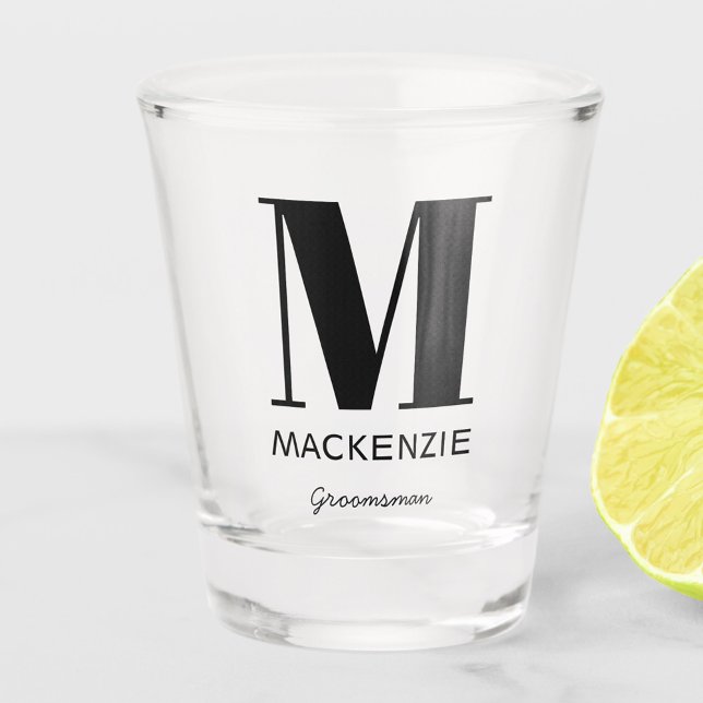 A Shot Monogramme Groomsman Nom Verre de tir (Modern personalized monogram initial and custom name groomsman gift shot glass)