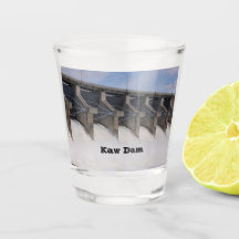Verre de tir du barrage Kaw