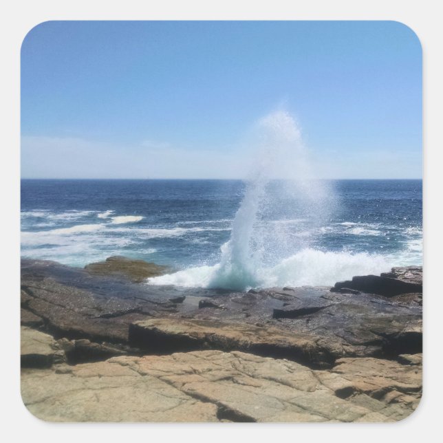 A Splash of Adventure at Schoodic Point Quadratischer Aufkleber (Vorderseite)