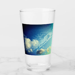 A sprinkling of clouds glas