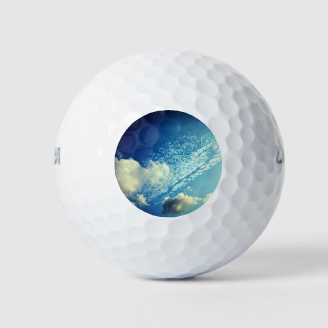 A sprinkling of clouds golfball (Vorderseite)