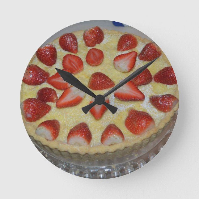 A strawberry cake runde wanduhr (Vorderseite)