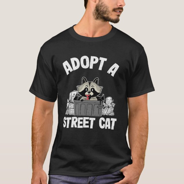 A Street Cat Raccoon Pullover Hoodie_8 adoptiert (Vorderseite)