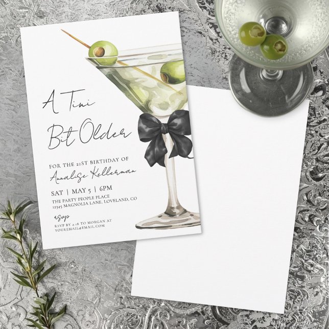 A Tini Bit Older Bow Martini Birthday Party Einladung (A Tini Bit Older Bow Martini Birthday Party Invitation)
