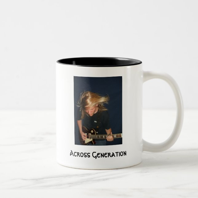 À travers la tasse de génération (Droit)