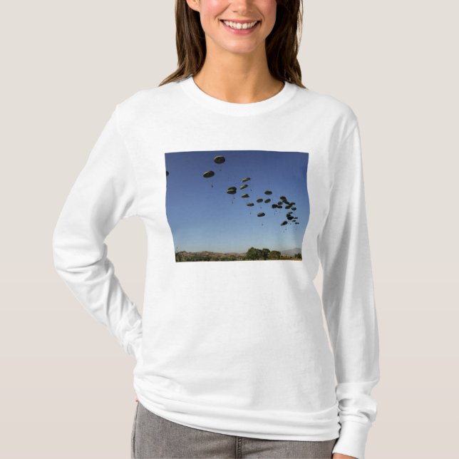 A US Air Force C-17 Globemaster III 2 T-Shirt (Vorderseite)