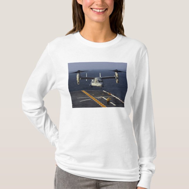 A V-22 Osprey bereitet sich auf Landung vor T-Shirt (Vorderseite)