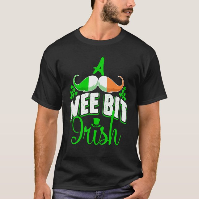 A Wee Bit Irish Shamrock Flag Snarky St Patricks D T-Shirt (Vorderseite)