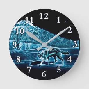 A Wolf On Snow Runde Wanduhr