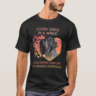 Ab und zu erweckt ein Schnauzer das Leben T-Shirt