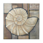 Abalone-Muschel Fliese<br><div class="desc">Charikilia Zarris ist eine talentierte Künstlerin,  die für ihr Meereskunstwerk bekannt ist. Ihre Bilder sind friedlich und beruhigend und entspannen Sie mit jedem Bild. Dieses Wasserkunstwerk mit einer Abalone-Muschel,  die das Zentrum von allen bildet,  ist von Fliesen und einem schönen Farbschema umgeben.</div>